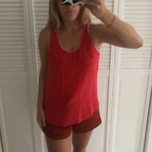 Maeve Women's Tank Top Silk Red High Low - Picture 8 of 8